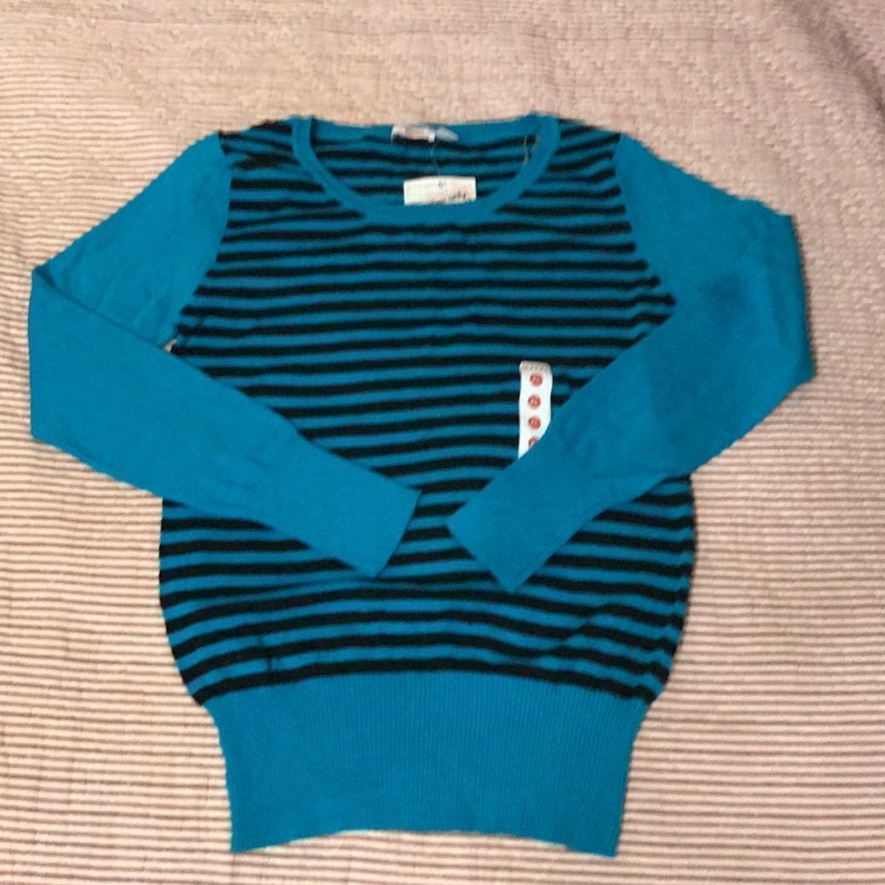 🌻Bogo striped blue stretchy long sleeved women’s winter warm sweatshirt
